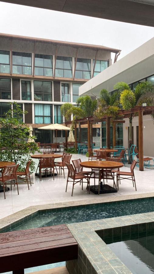 Flat Sunny Hall Pe Piscina Privativa
