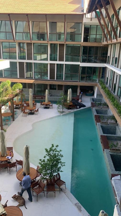 Flat Sunny Hall Pe Piscina Privativa
